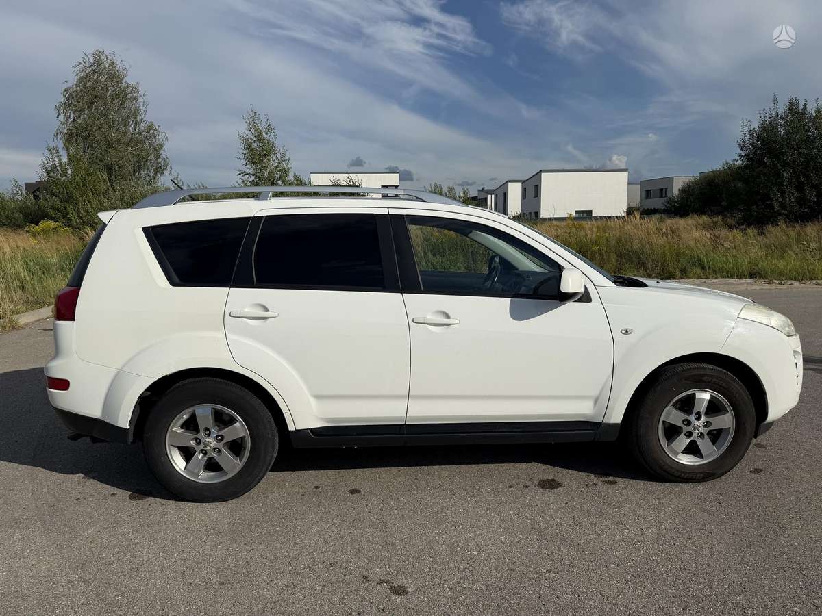 Peugeot 4007 - 7