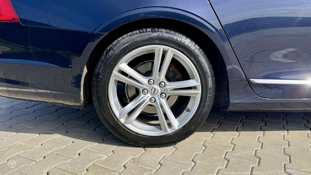 Volvo S90 - 11