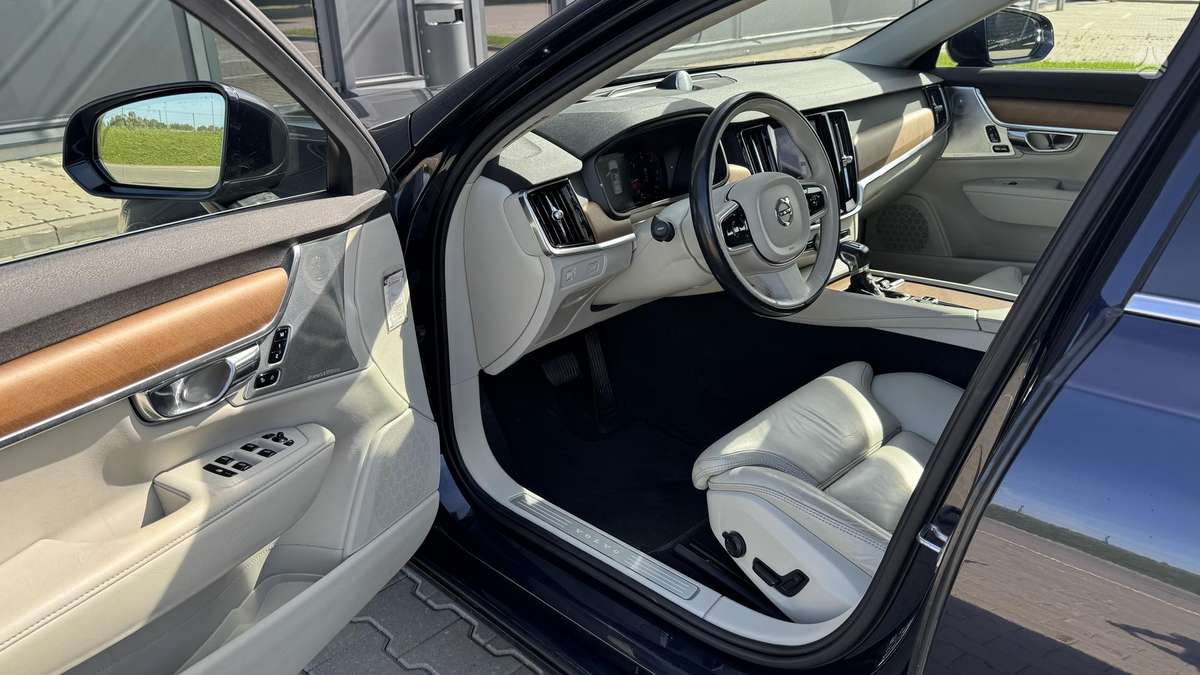Volvo S90, 2.0 l., Седан