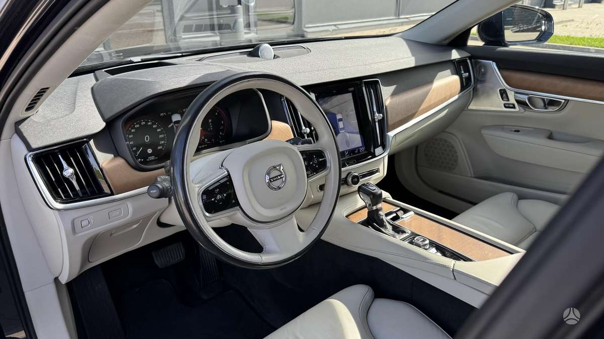 Volvo S90, 2.0 l., Седан