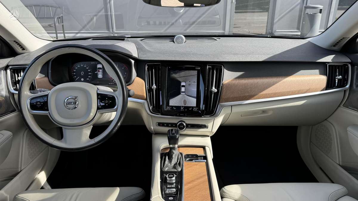 Volvo S90, 2.0 l., Седан