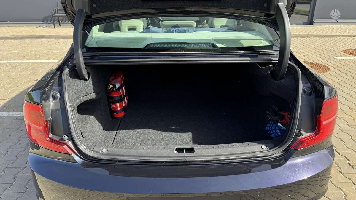 Volvo S90, 2.0 l., Седан