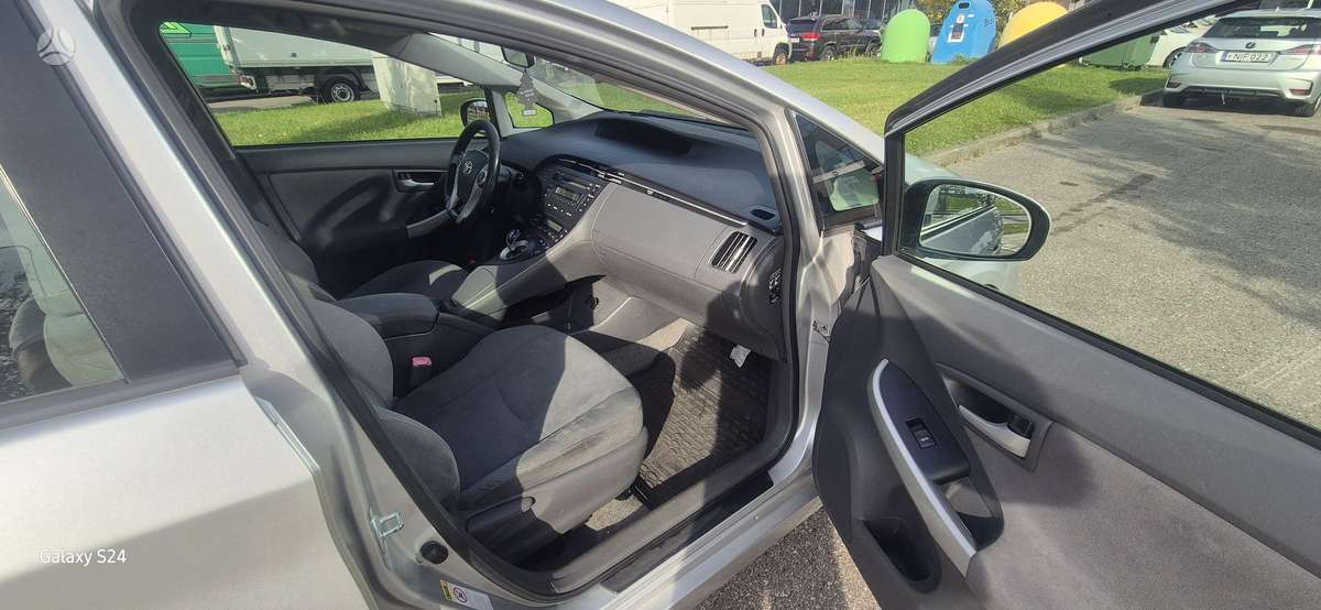 Toyota Prius - 12