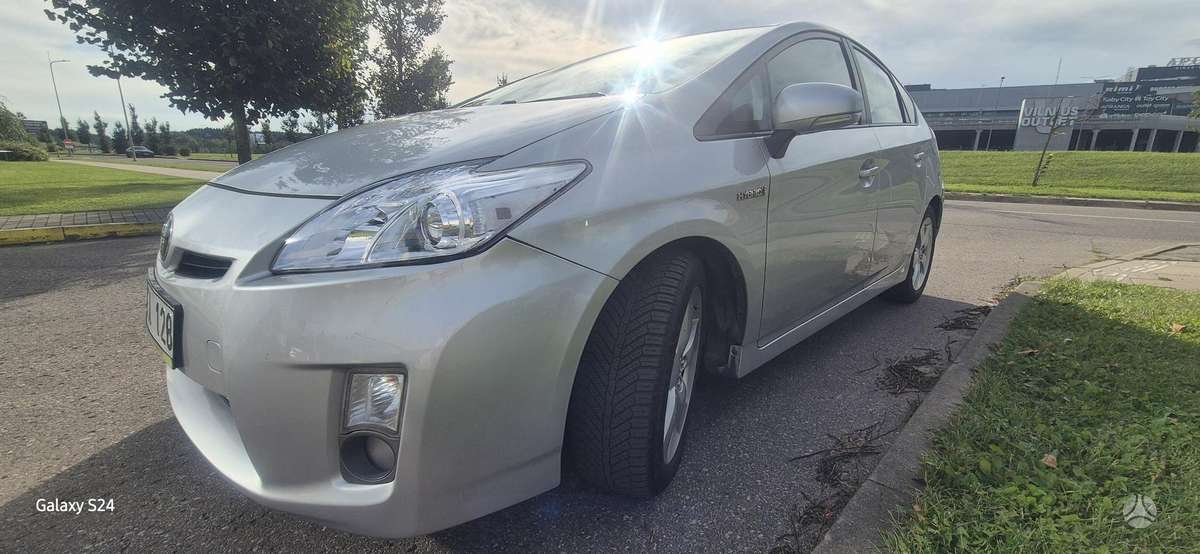 Toyota Prius - 3