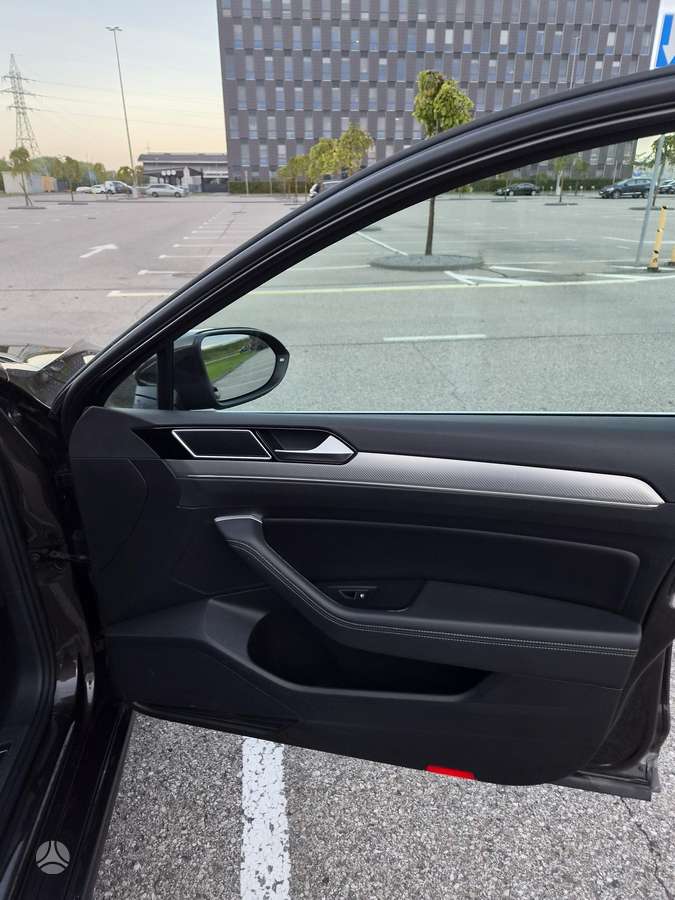Volkswagen Passat - 12
