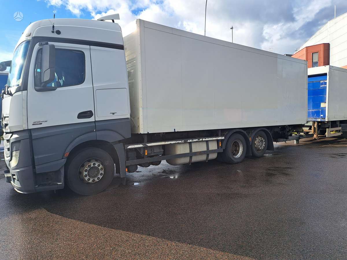 Mercedes-Benz Actros, isothermal trucks