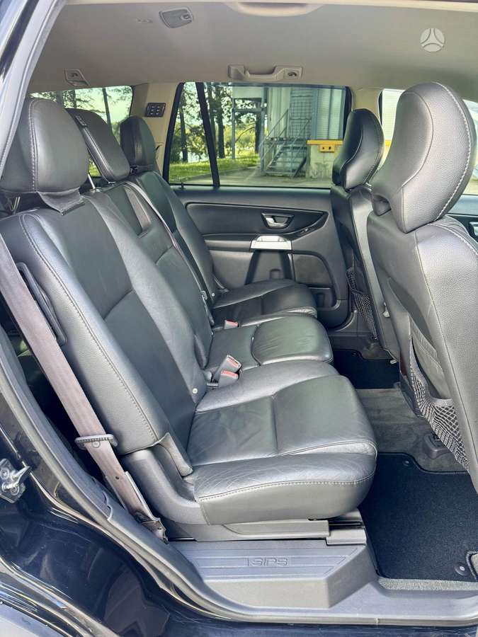Volvo XC90 - 11