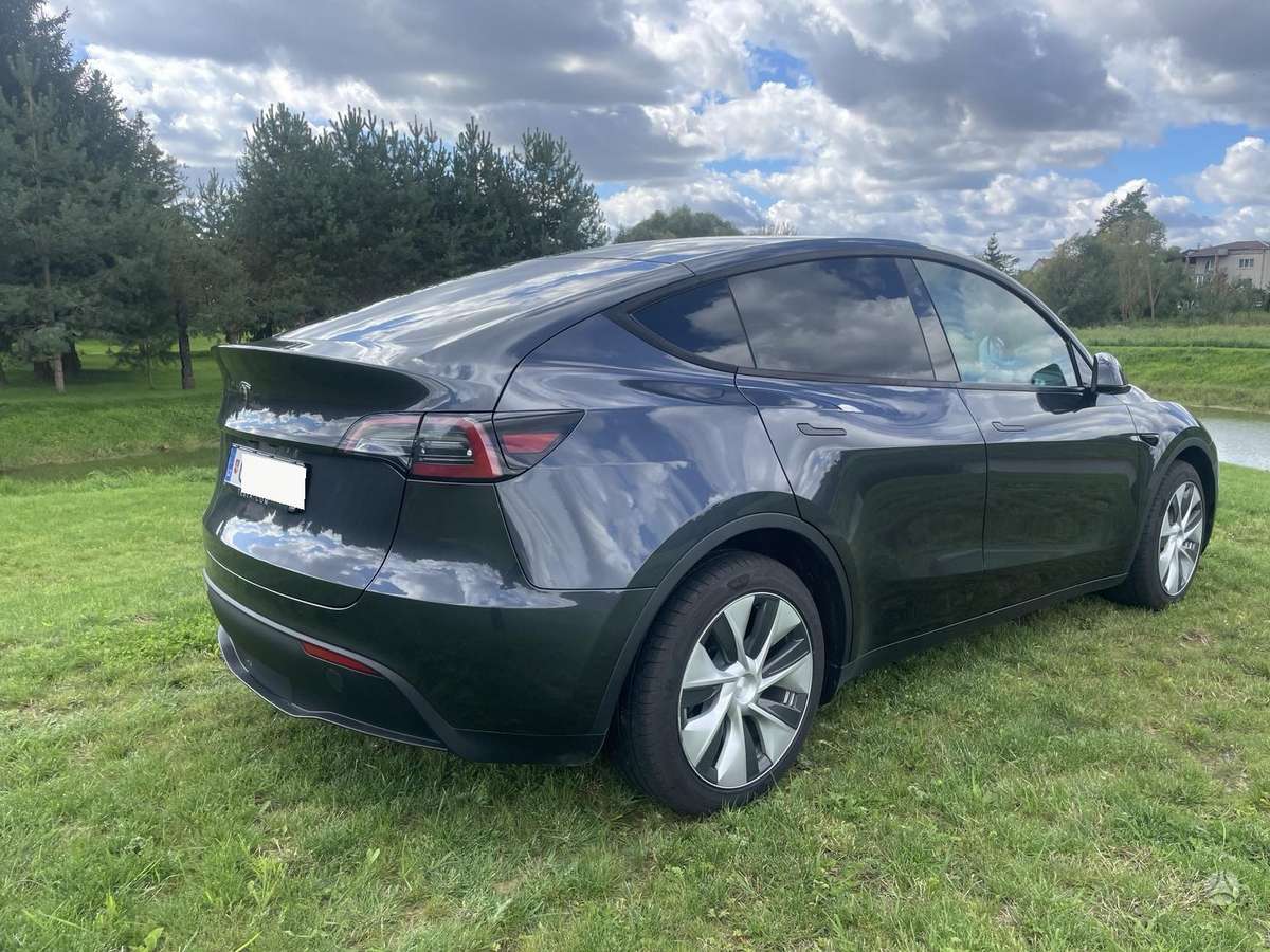 Tesla Model Y, 81 kWh, mpv / minivan