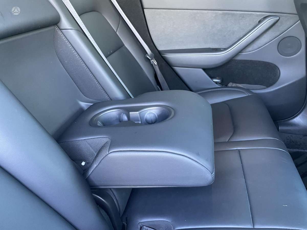 Tesla Model Y, 81 kWh, mpv / minivan