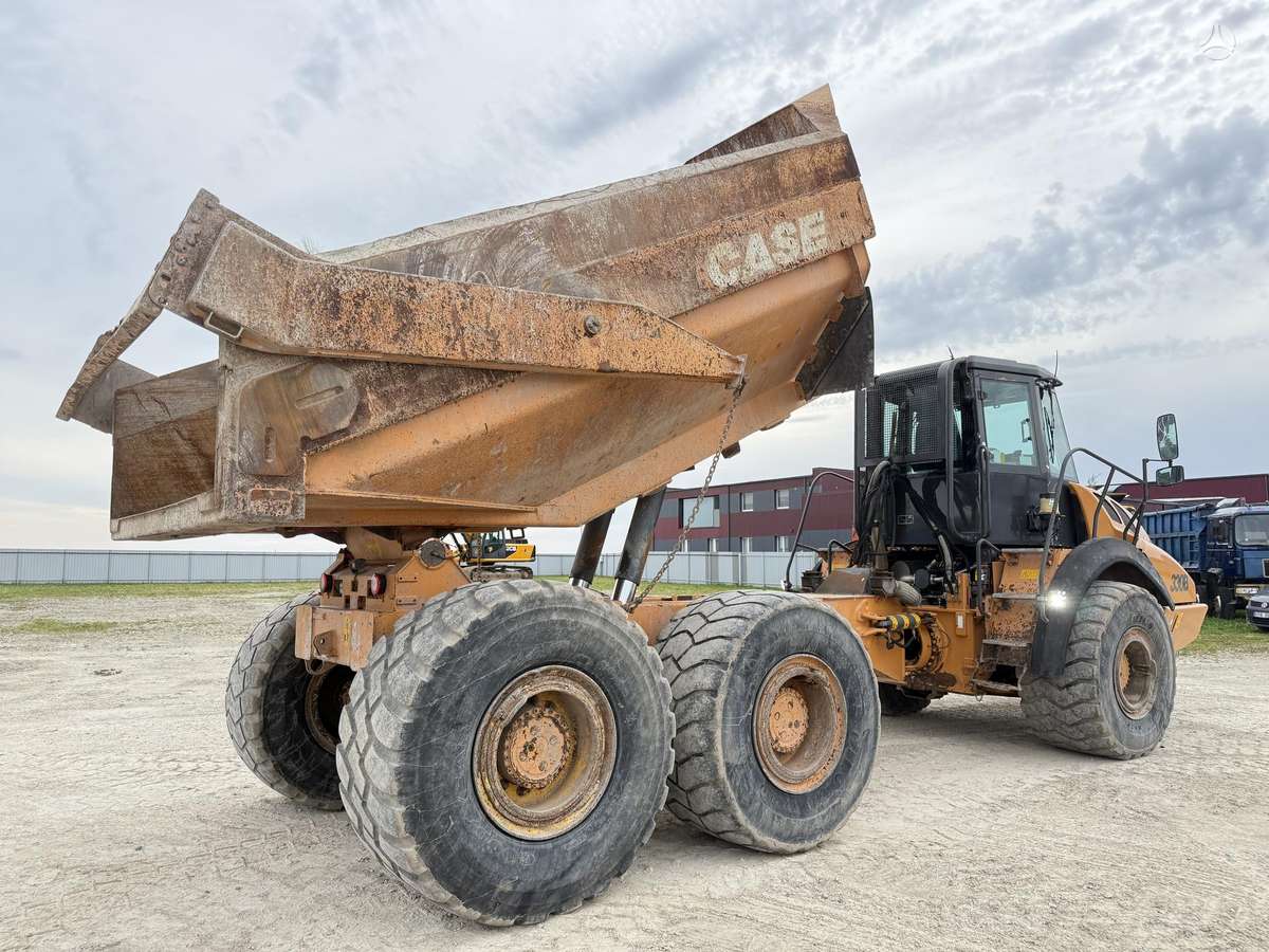 Case ADT 330 B , with TAIL GATE, самосвалы