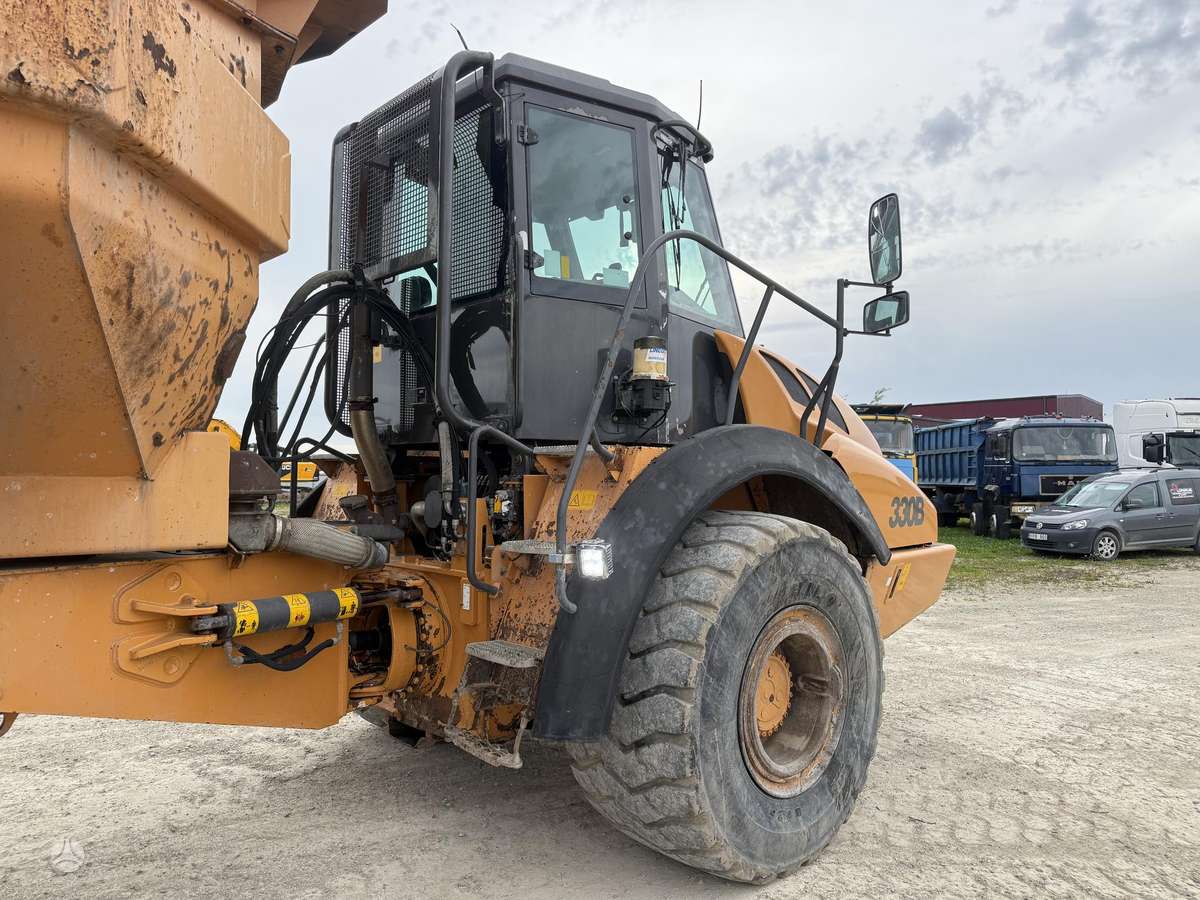 Case ADT 330 B , with TAIL GATE, самосвалы
