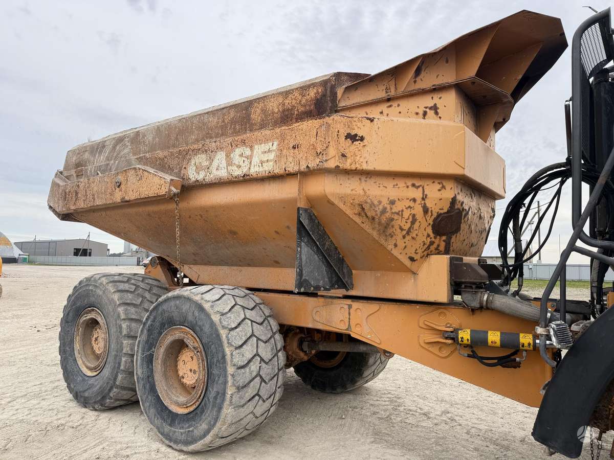 Case ADT 330 B , with TAIL GATE, самосвалы