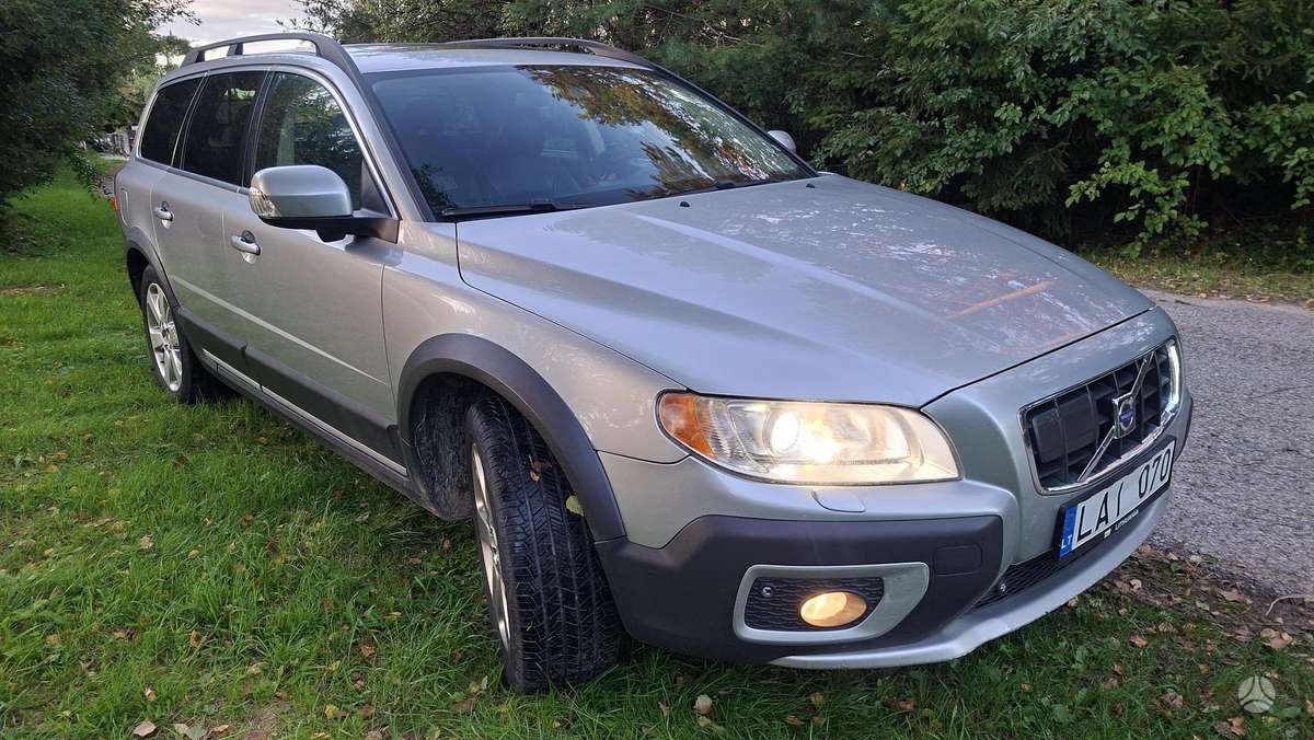 Volvo XC70, 2.4 l., wagon