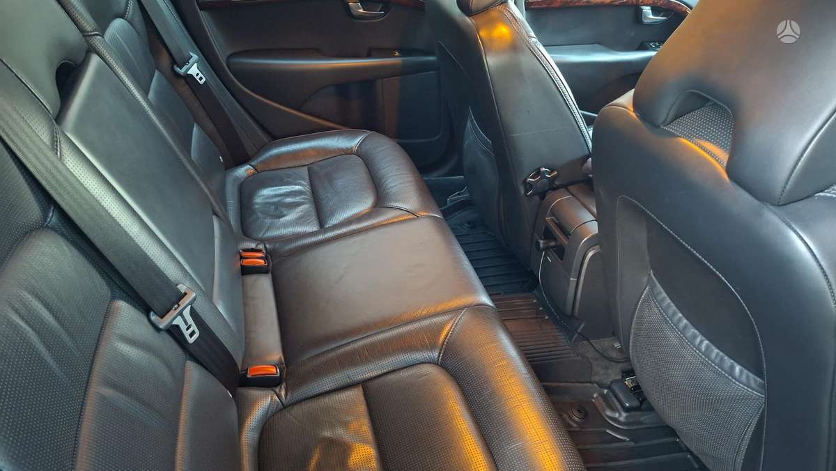 Volvo XC70, 2.4 l., wagon
