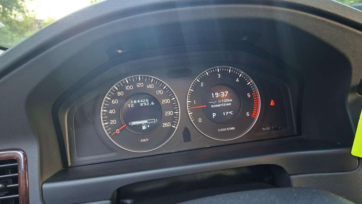 Volvo XC70, 2.4 l., wagon