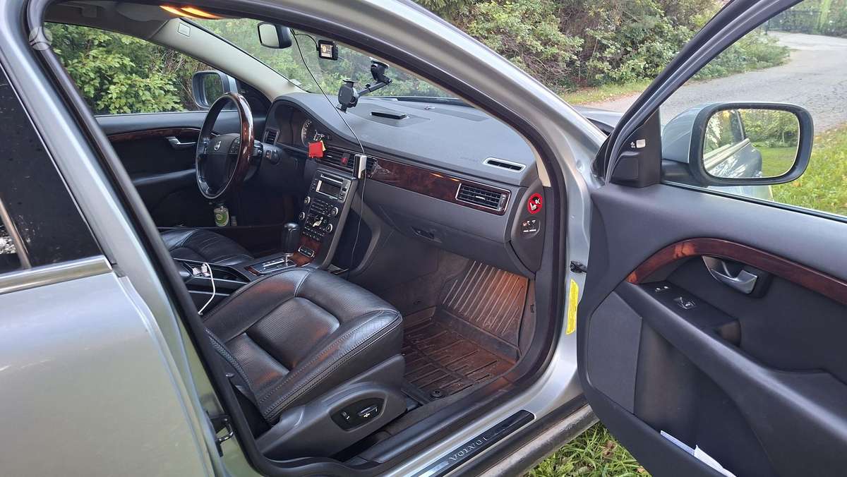 Volvo XC70, 2.4 l., Универсал