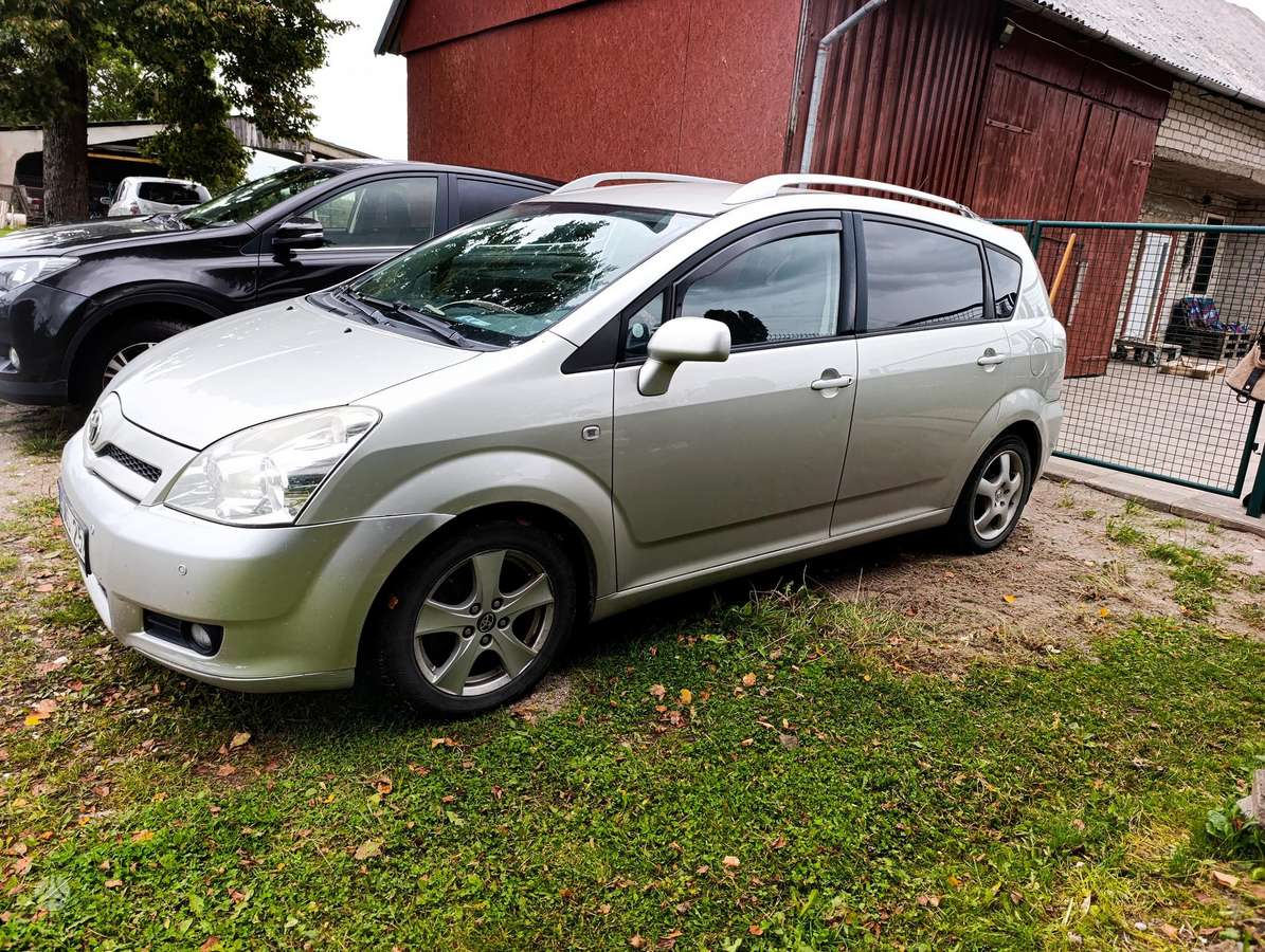 Toyota Corolla Verso - 2