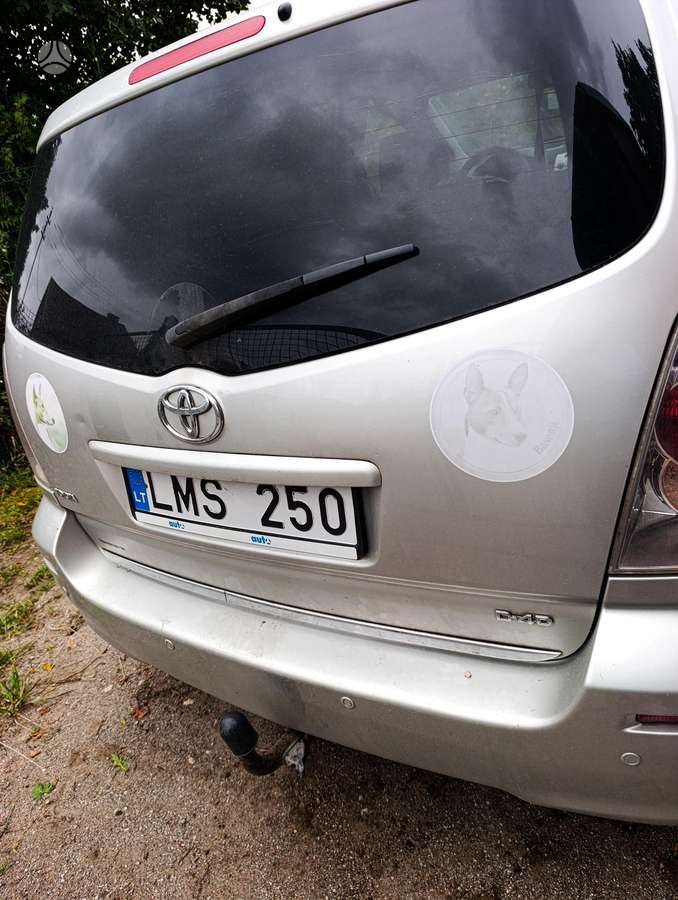 Toyota Corolla Verso - 4