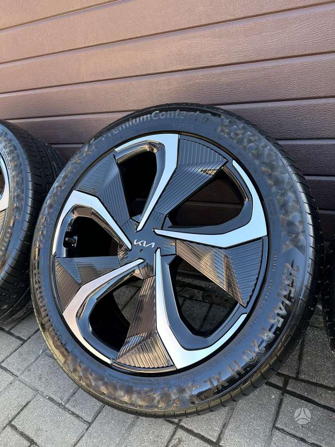 KIA EV6, light alloy, R20