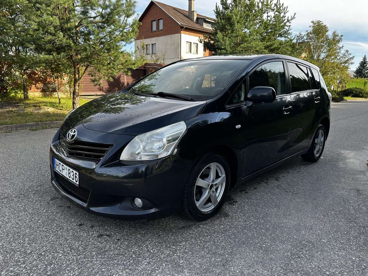 Toyota Verso - 1