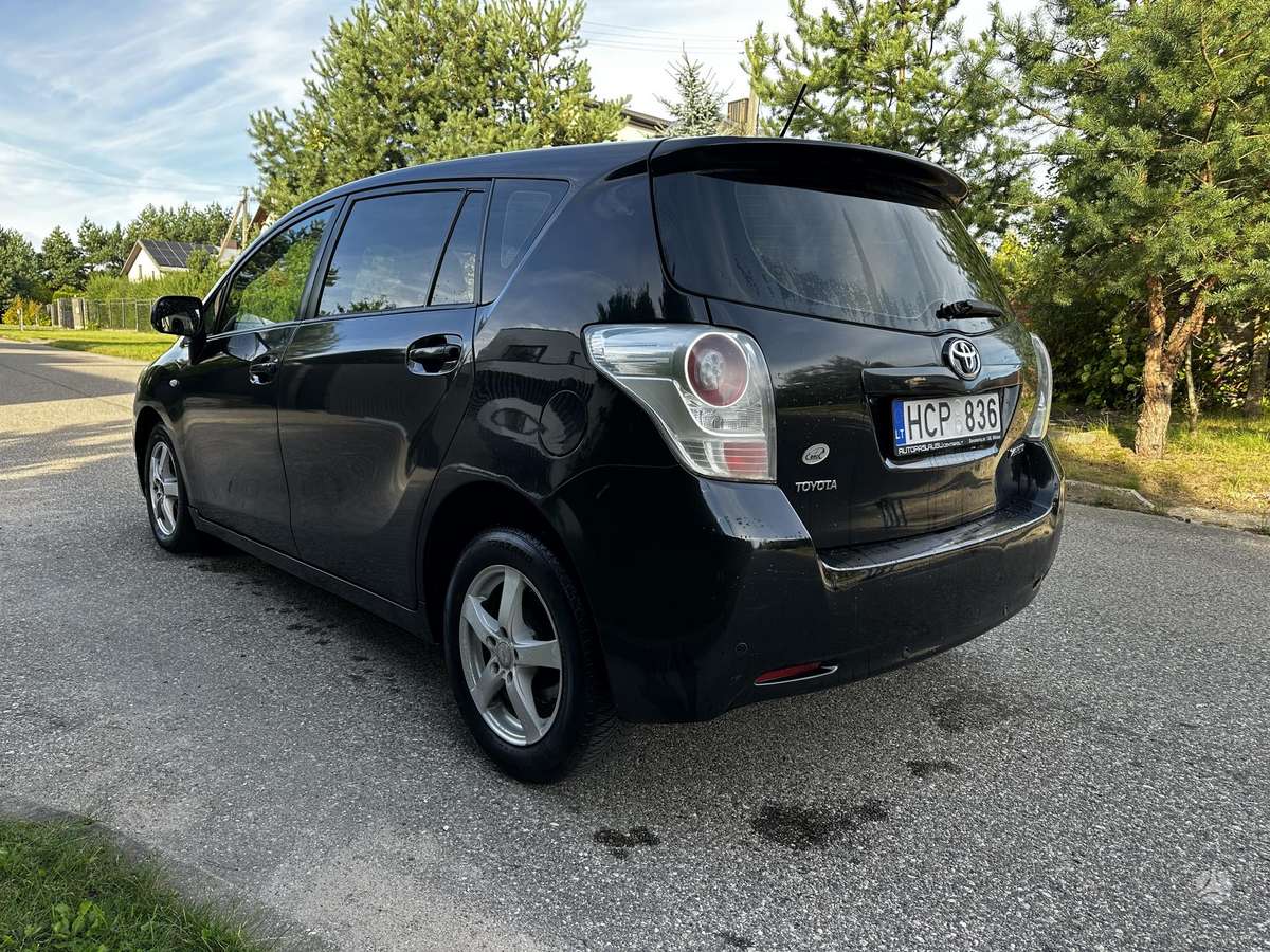 Toyota Verso, 2.0 l., Минивэн