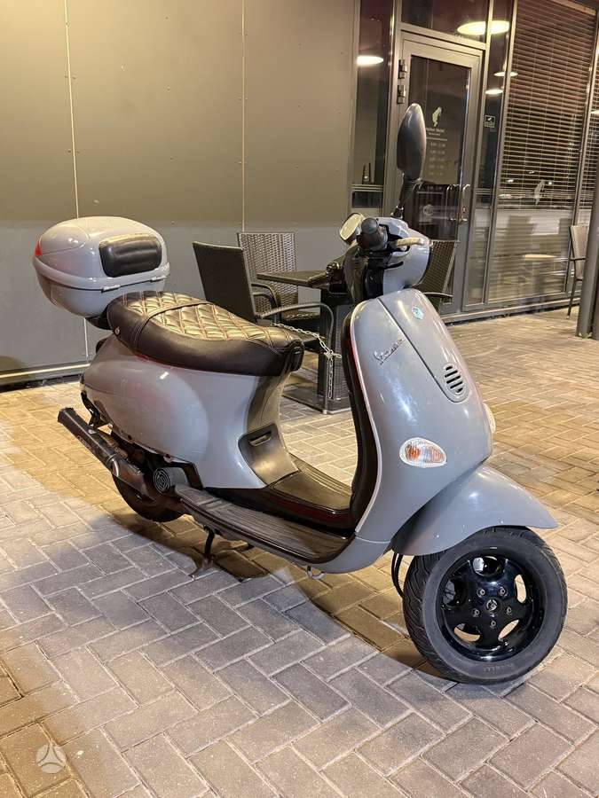 Piaggio Vespa 50cc, scooters / mopeds