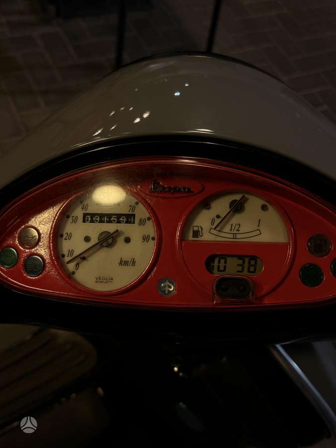 Piaggio Vespa 50cc, мотороллеры / мопеды