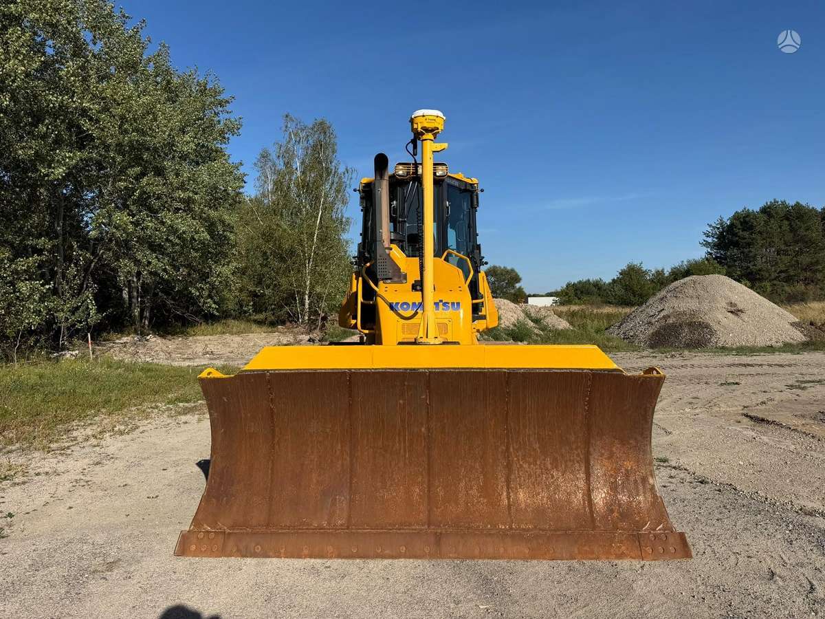 Komatsu D61EX-23, buldozeriai
