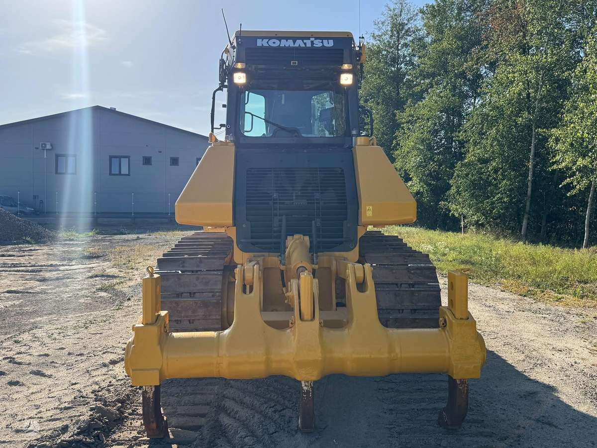 Komatsu D61EX-23, buldozeriai