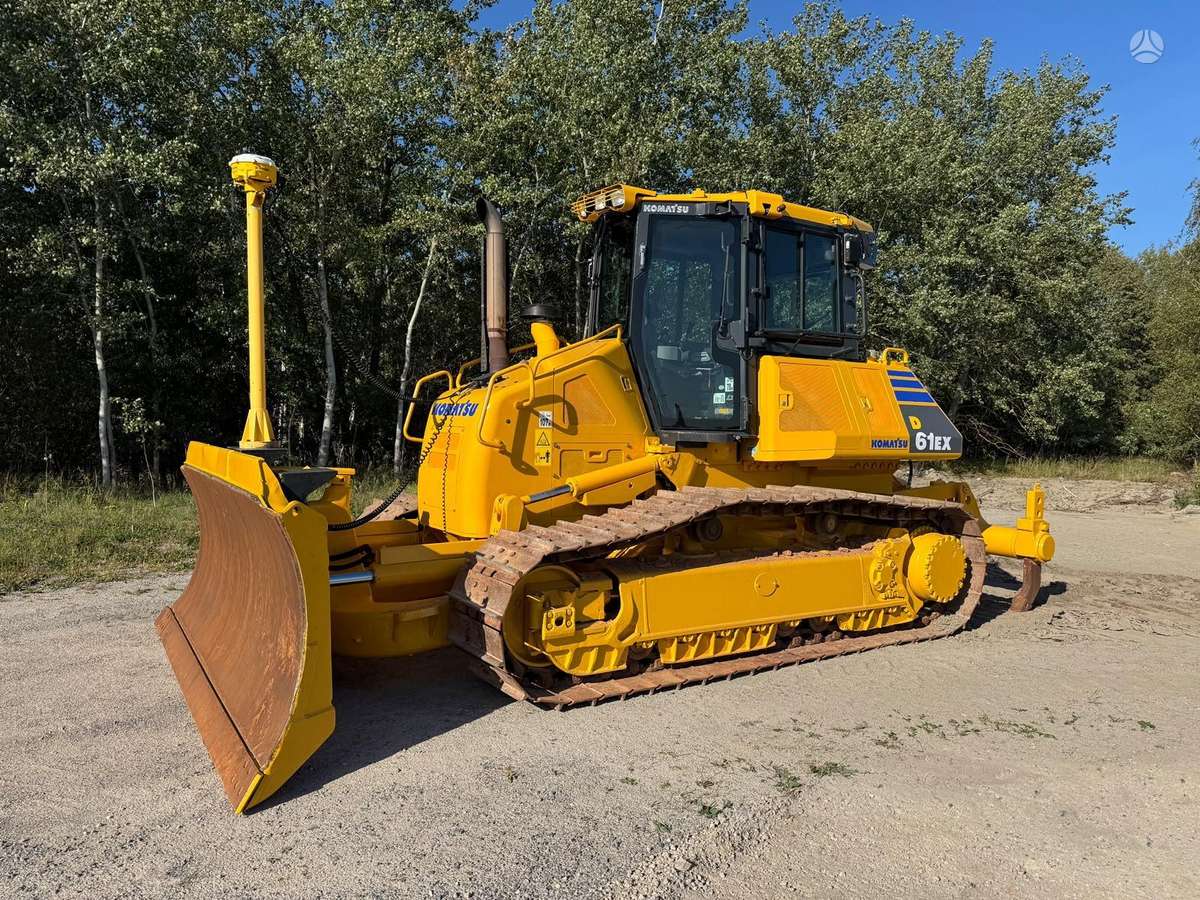 Komatsu D61EX-23, buldozeriai