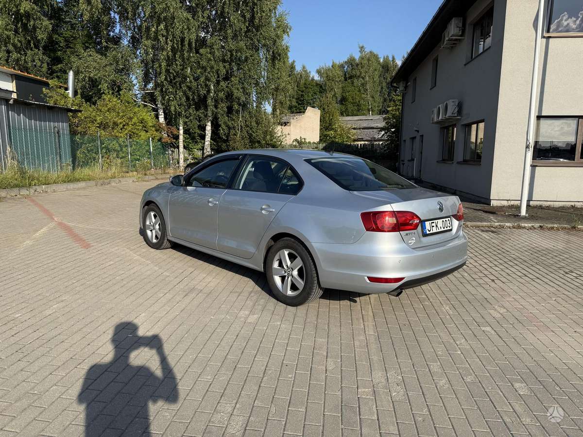 Volkswagen Jetta - 7