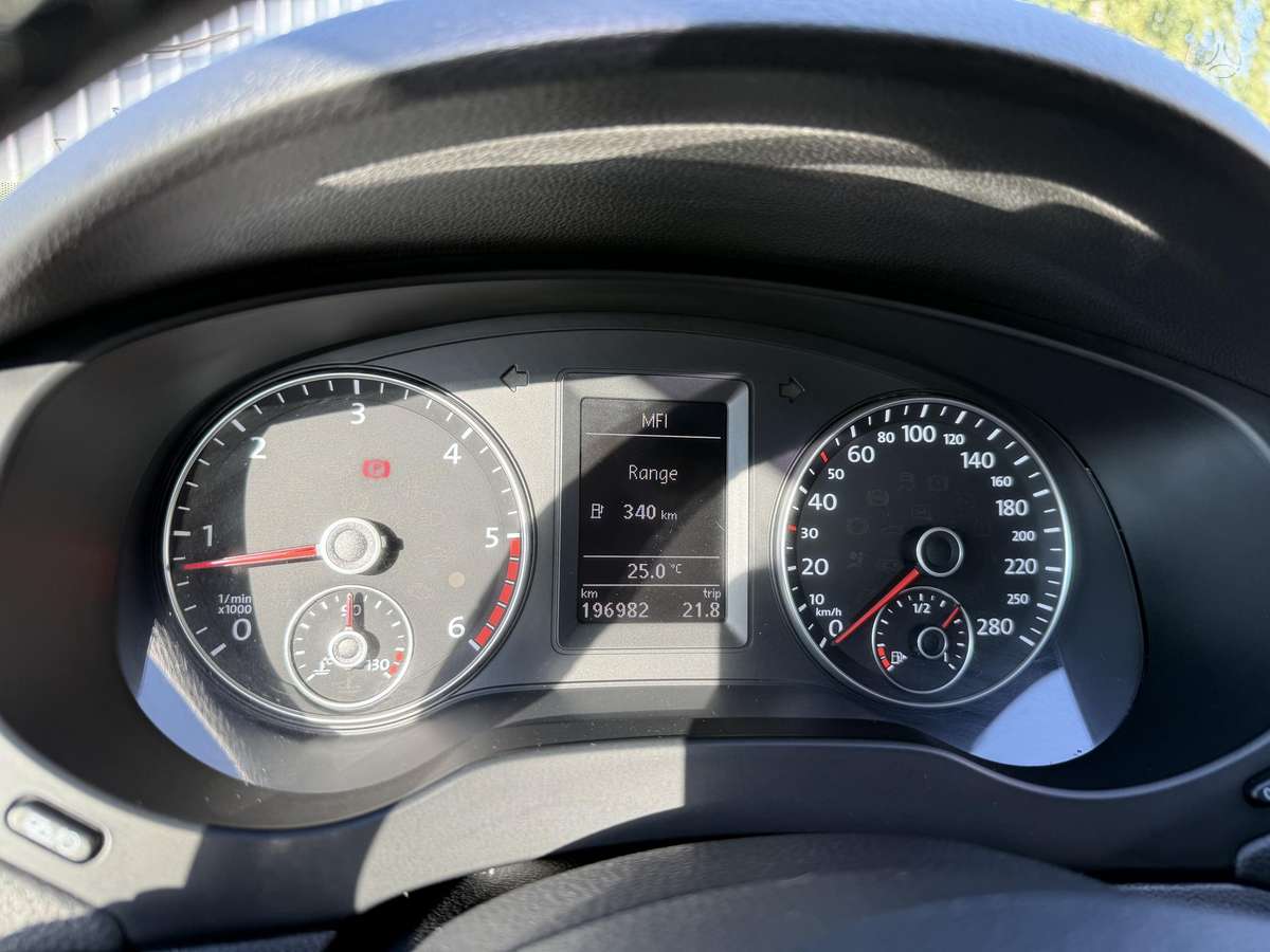 Volkswagen Jetta - 12