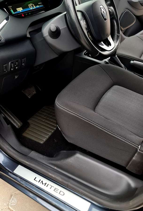 Renault Zoe - 11
