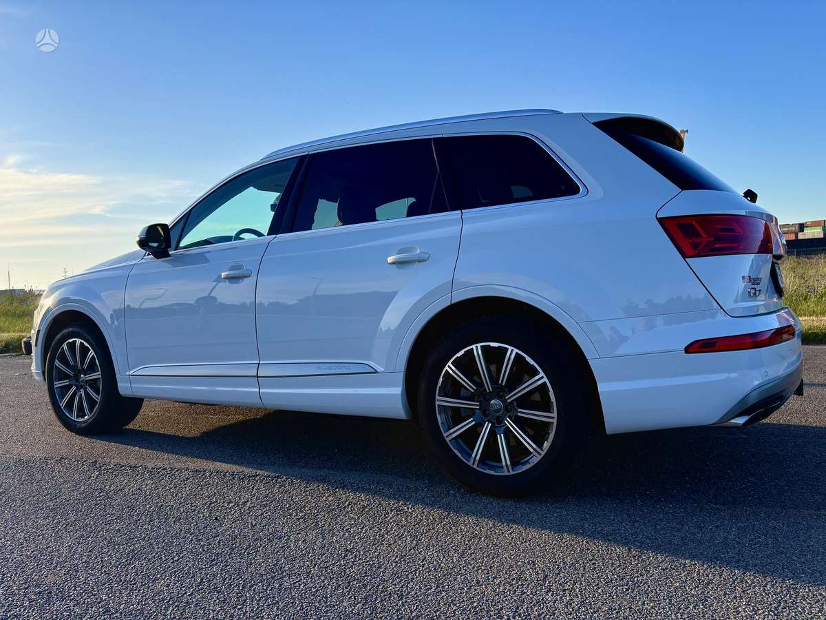 Audi Q7, 3.0 l., off-road / crossover