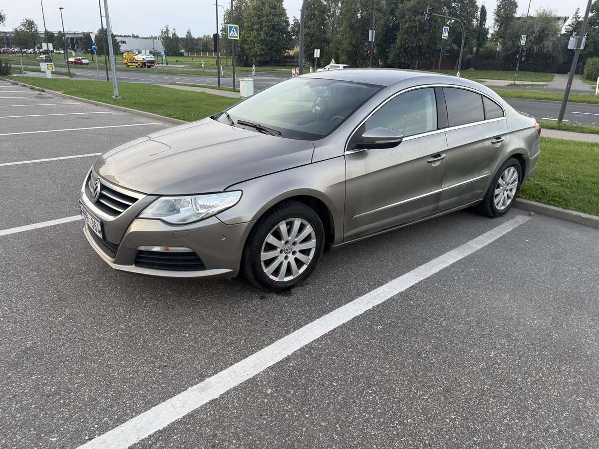 Volkswagen Passat CC - 8