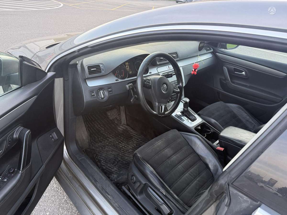 Volkswagen Passat CC - 11