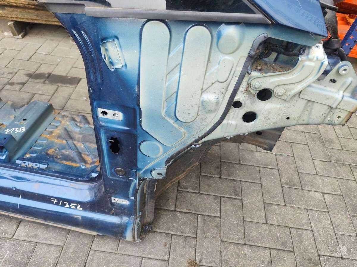 Cupra Born hood (front, rear)