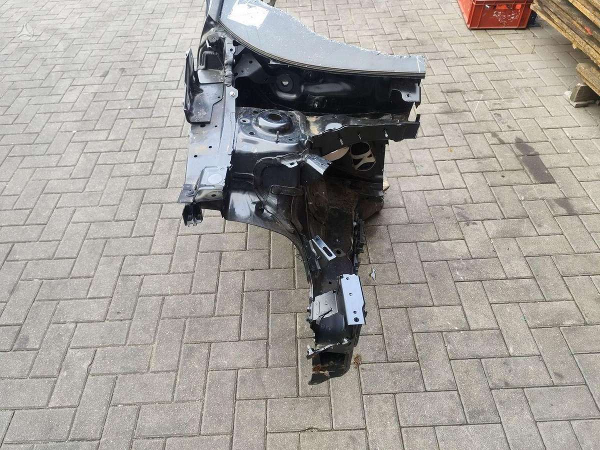 Audi Q4 e-tron hood (front, rear)