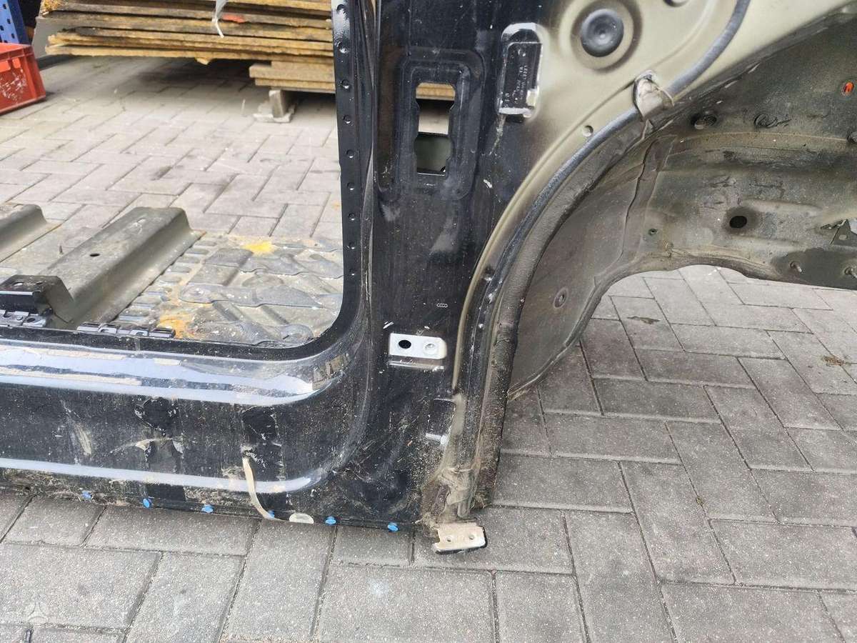 Audi Q4 e-tron dangtis (priekinis, galinis)