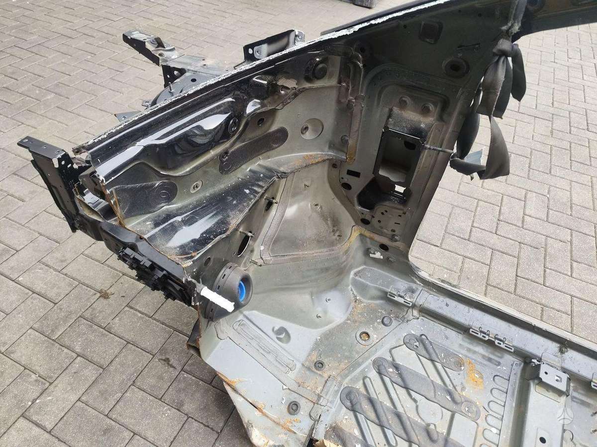 Audi Q4 e-tron dangtis (priekinis, galinis)