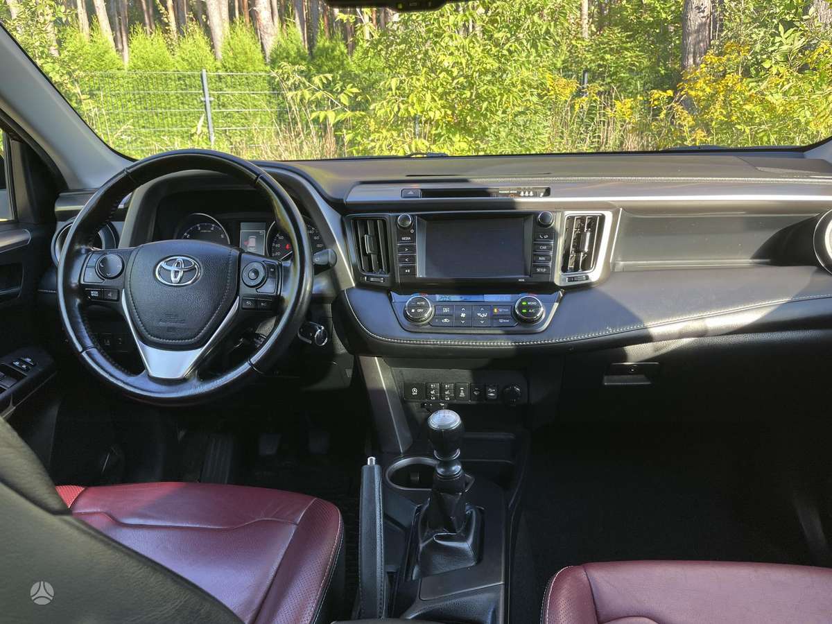 Toyota RAV4 - 6