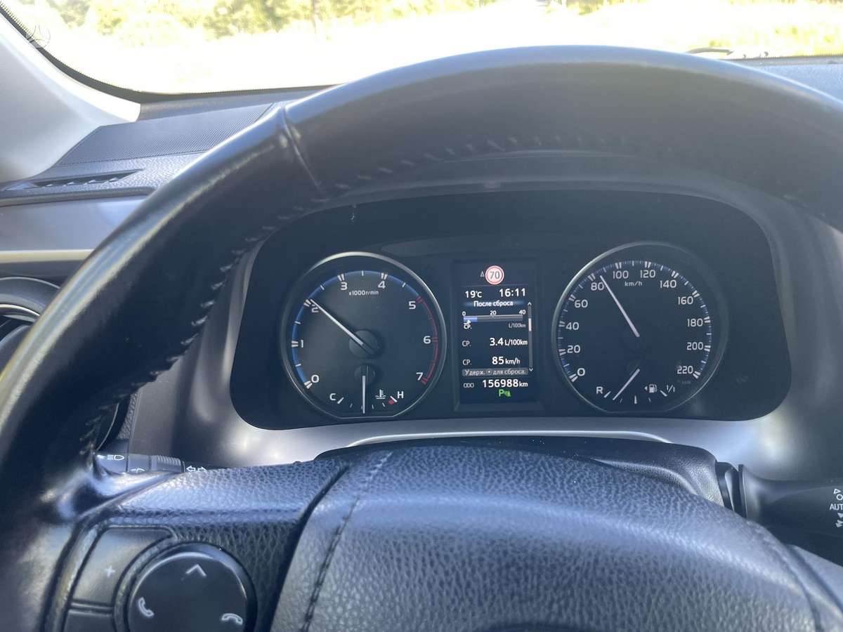 Toyota RAV4 - 9