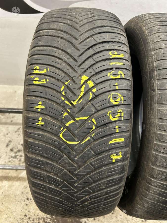Kleber Quadraxer 2, universalios 215/55 R17