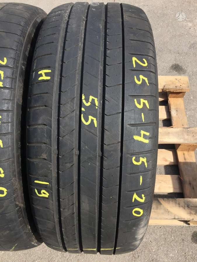 Pirelli P zero, summer 255/45 R20