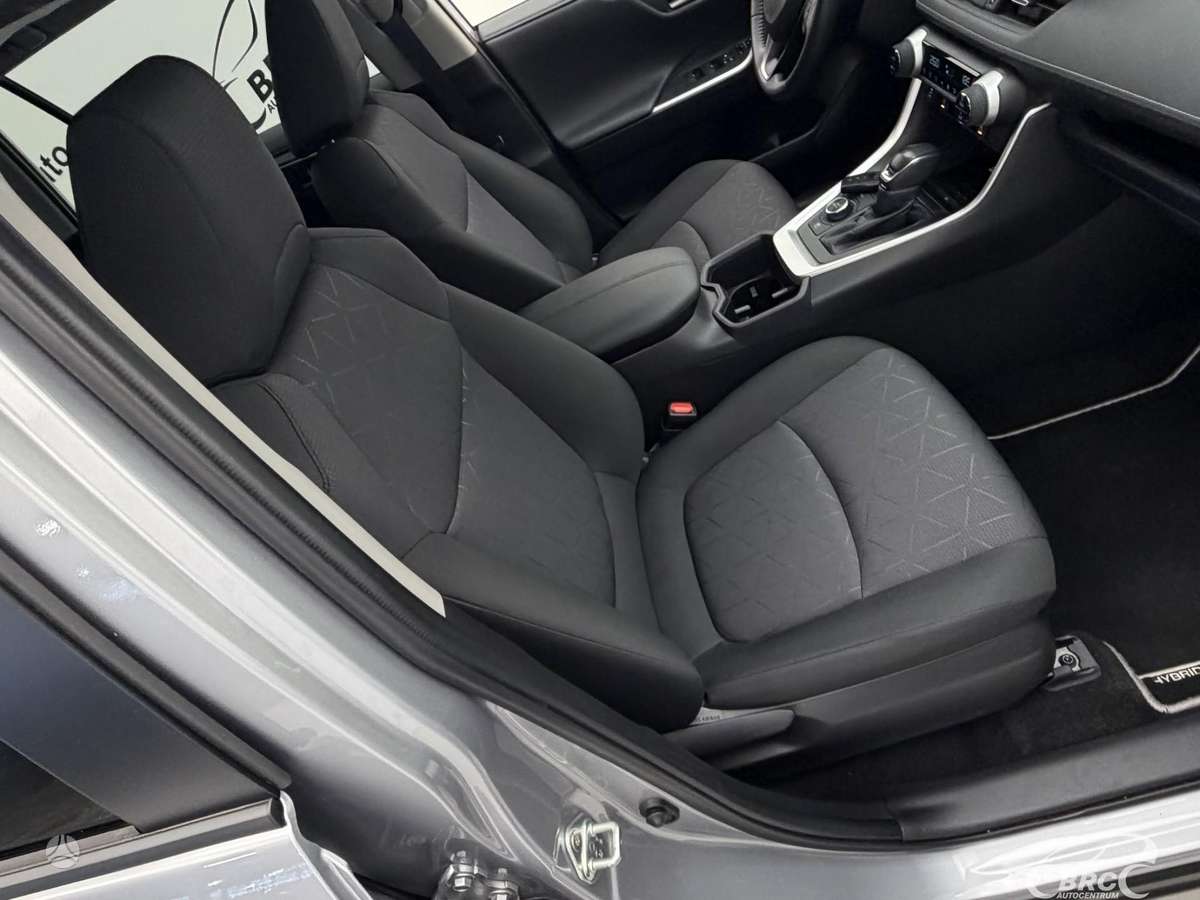 Toyota RAV4 - 6
