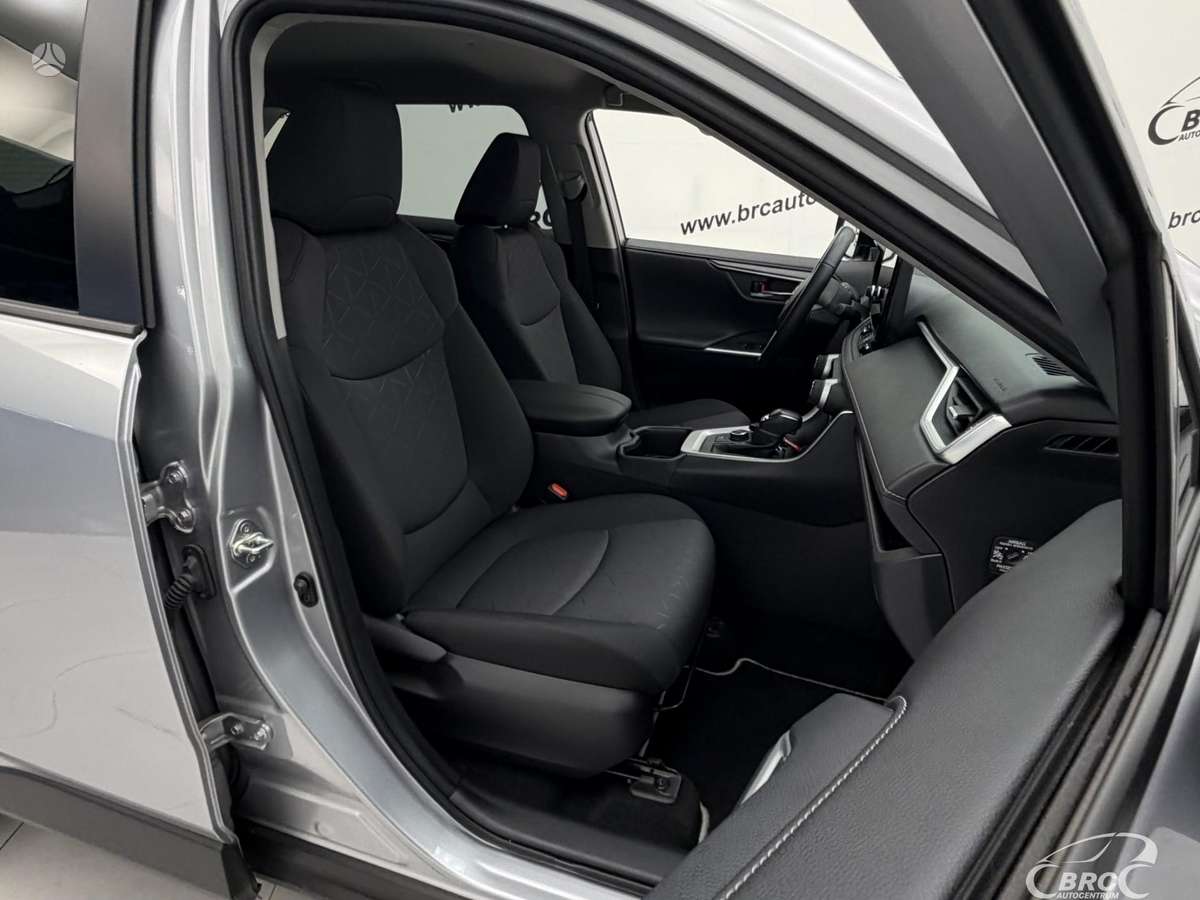 Toyota RAV4 - 8