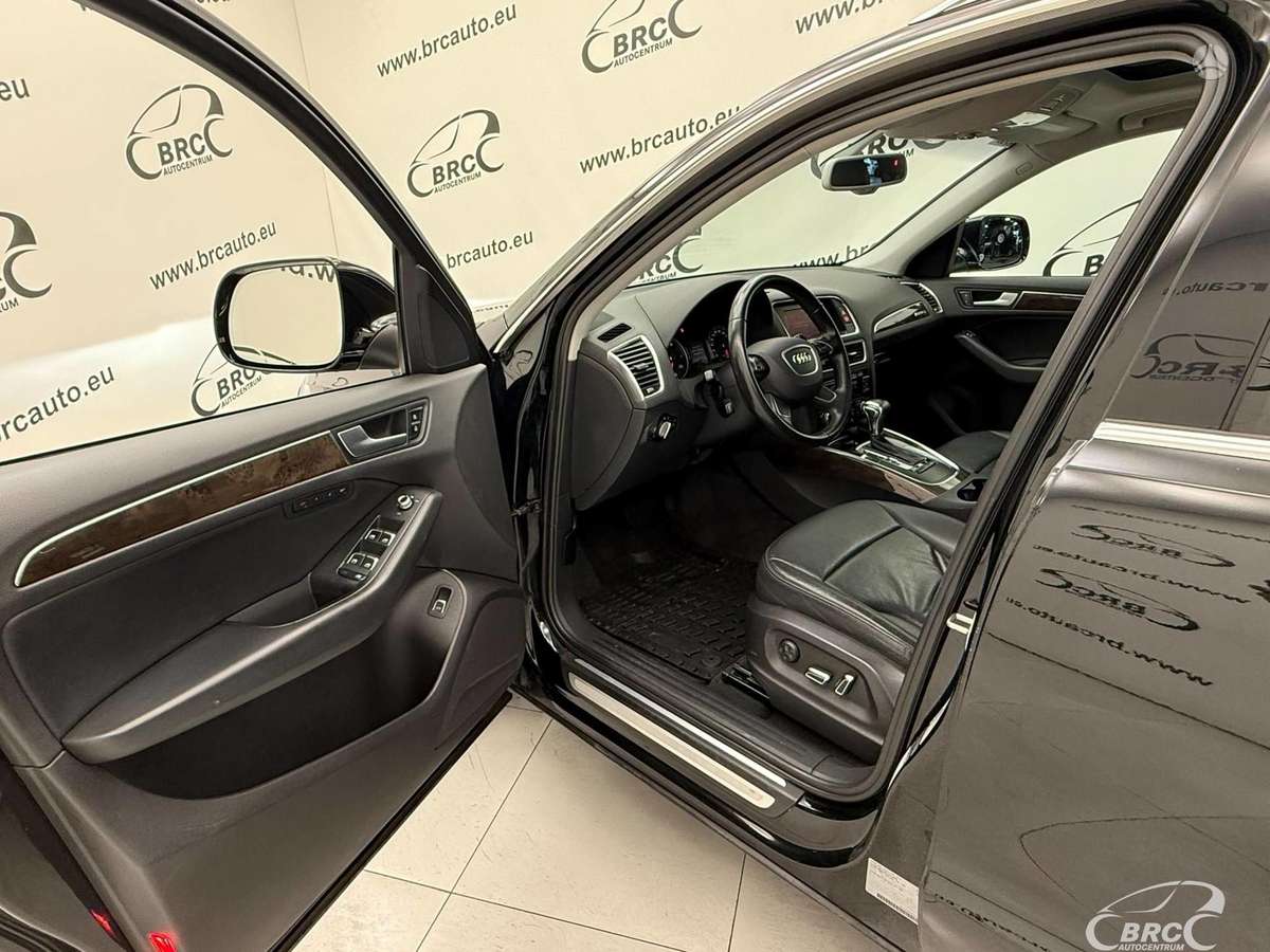 Audi Q5, 2.0 l., off-road / crossover