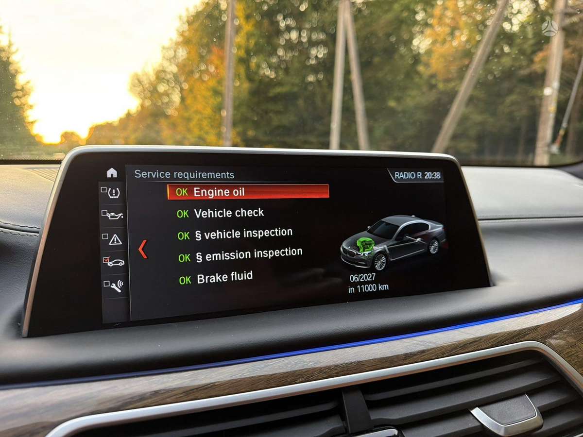 BMW 750, 4.4 l., Седан
