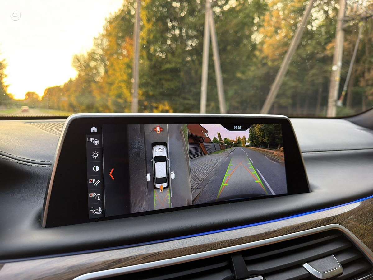 BMW 750, 4.4 l., Седан