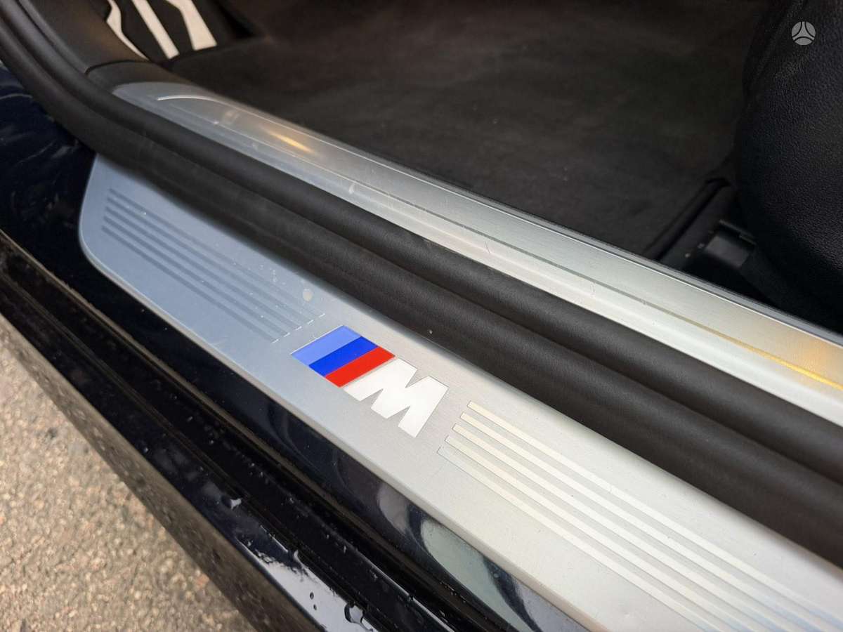 BMW 750, 4.4 l., Седан